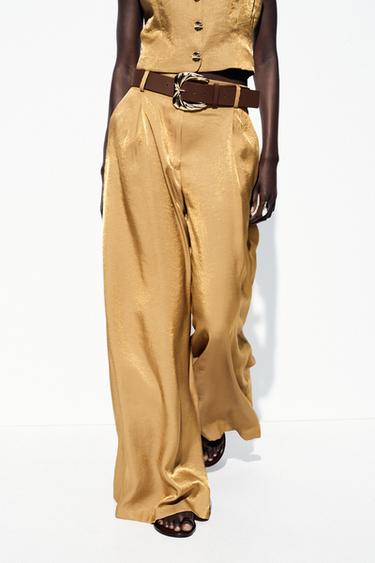 PANTALON LARGE SATINÉ CEINTURE - Doré de Zara - Image 1