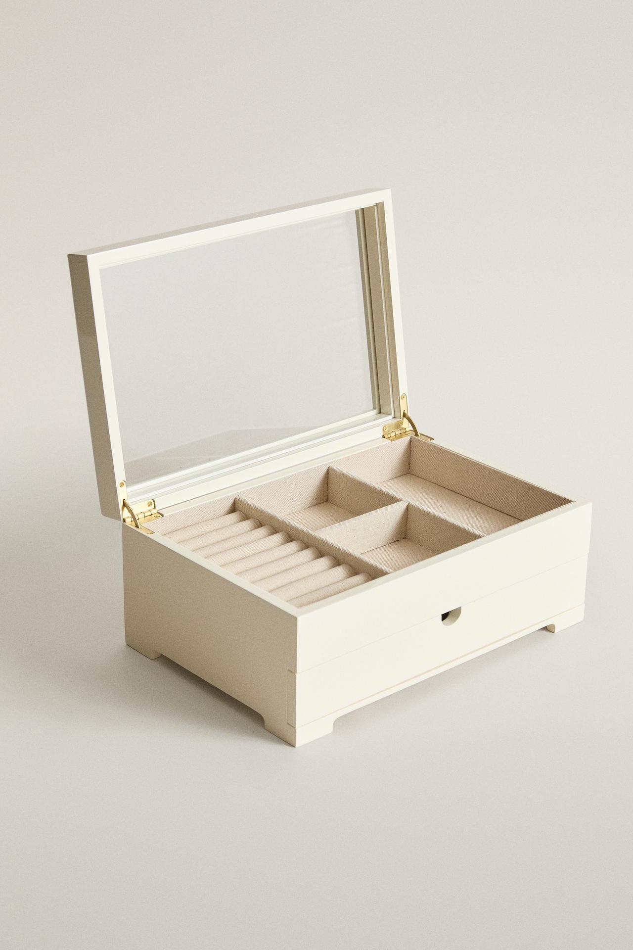 SMALL LACQUERED JEWELRY BOX WITH A DRAWER AND LID — White