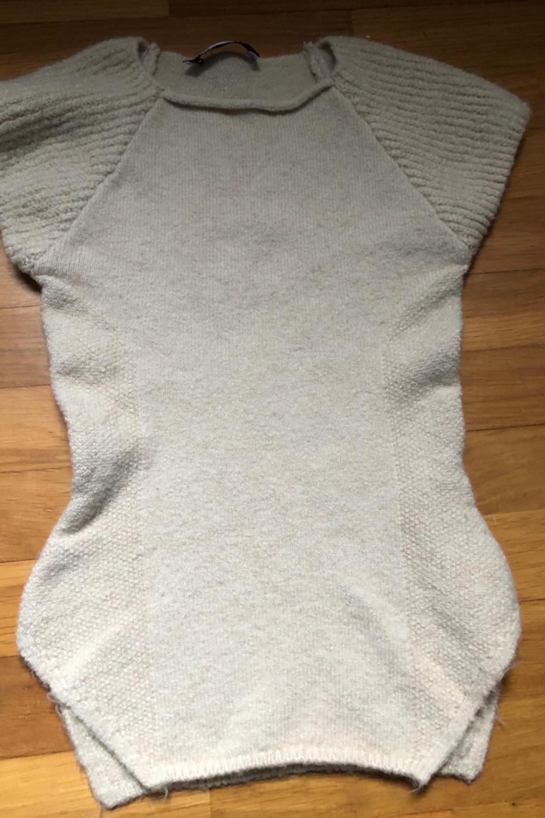 KNITTED TOP