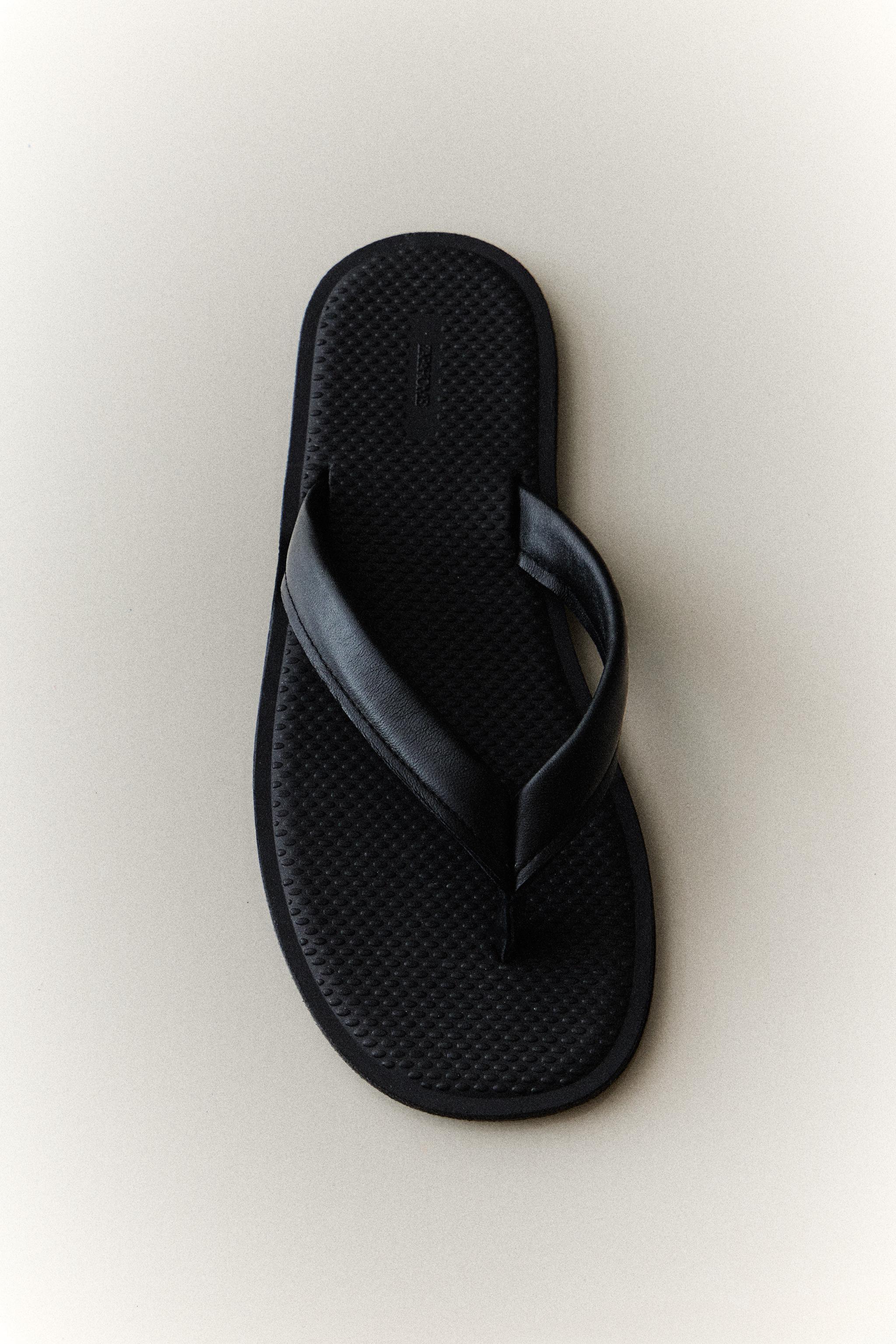 LEATHER TOE-STRAP SANDALS