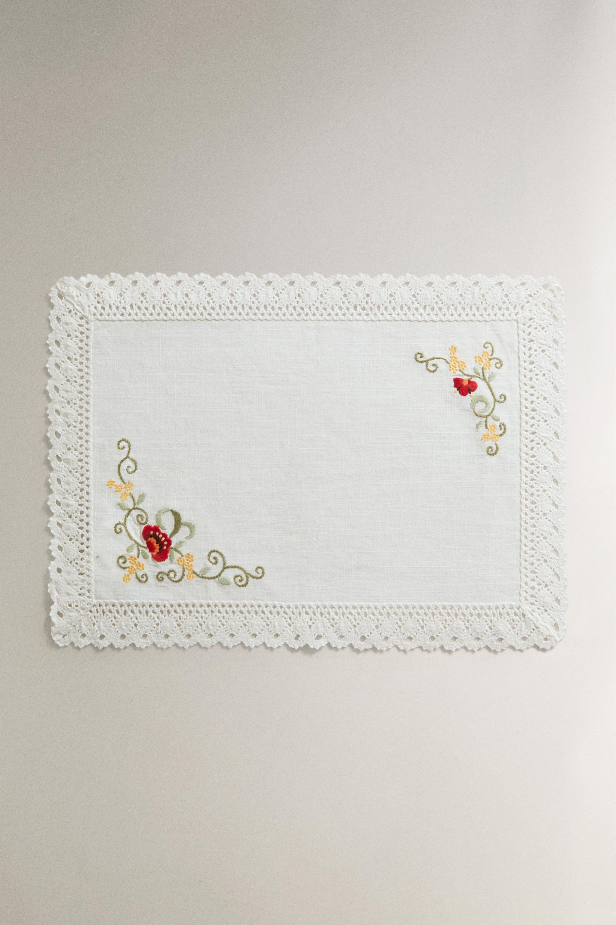 COTTON FLORAL PLACEMAT