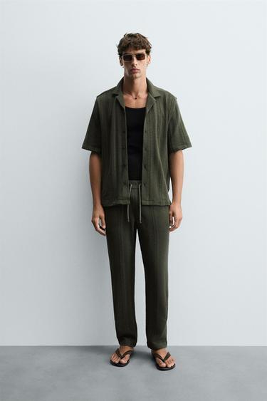 CALÇA COM TEXTURA LISTRADA - Verde da Zara - Imagem 0