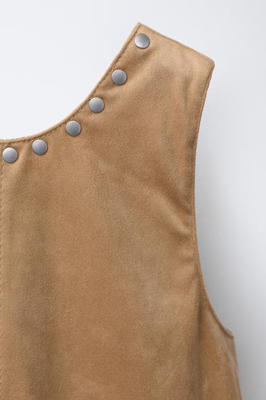 ROBE EFFET DAIM À CLOUS - Camel clair de Zara - Image 2