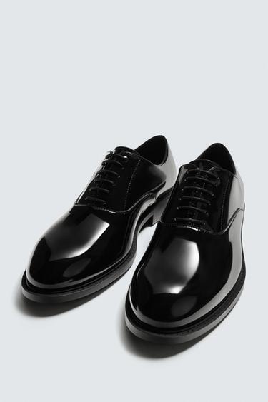 CHAUSSURES CHIC EFFET VERNI - Noir de Zara - Image 1
