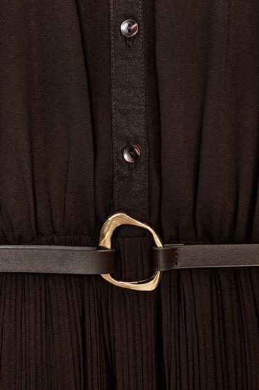 ROBE MI-LONGUE PLISSÉE AVEC CEINTURE - Marron de Zara - Image 9