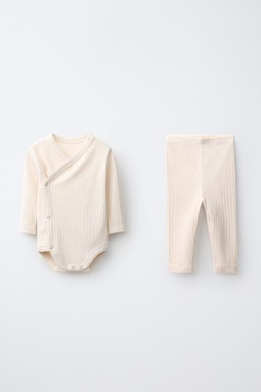 PACK BODY CRUZADO Y LEGGING POINTELLE PESPUNTES - Crudo de Zara