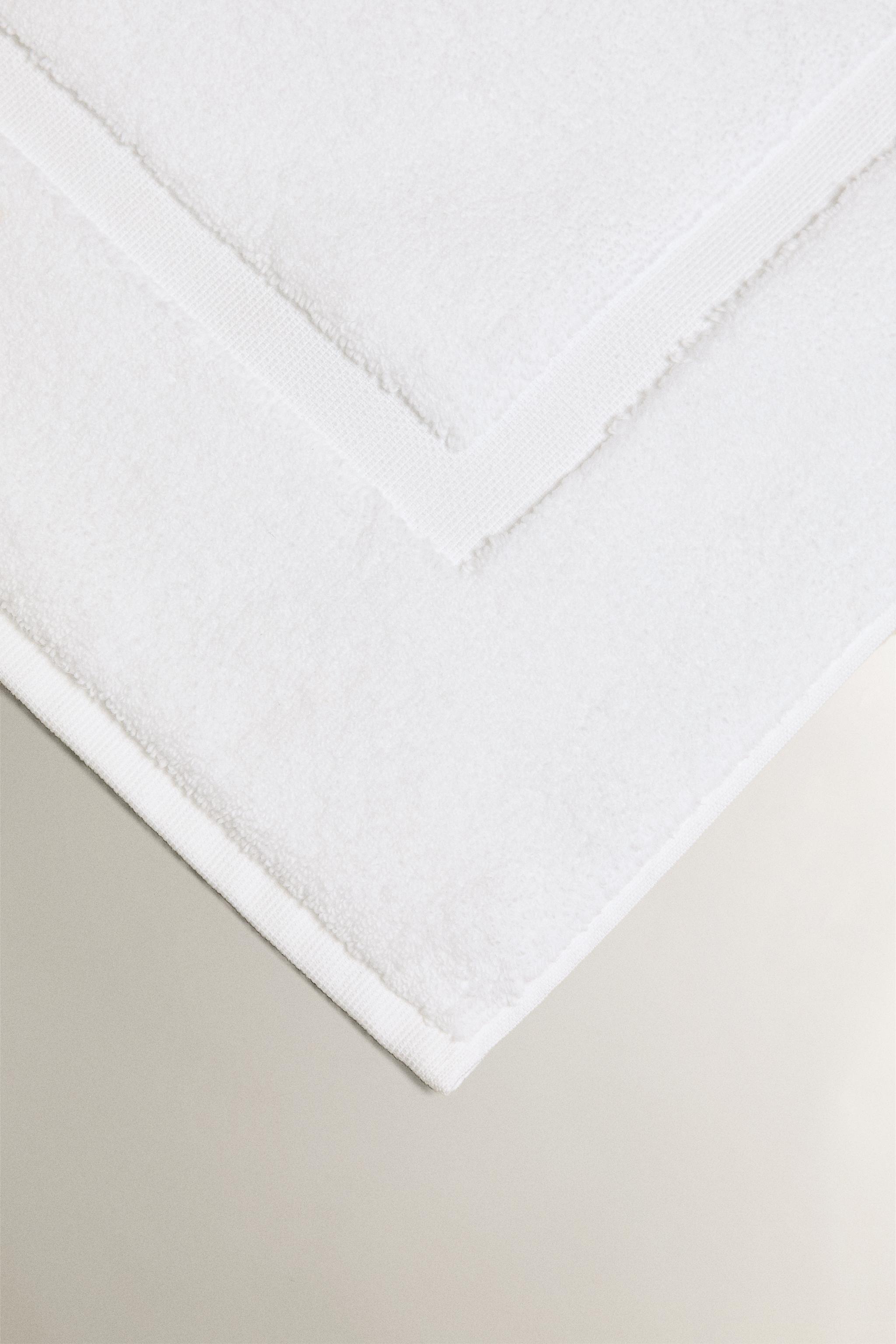 SOFT TERRY BATH MAT — White