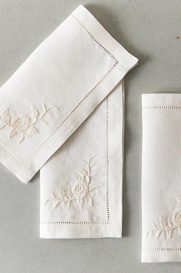 LOT DE 4 SERVIETTES DE TABLE COCKTAIL LIN BRODÉ - Écru de Zara - Image 5