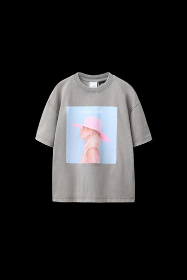 T-SHIRT IN VERWASCHENER OPTIK MIT LADY GAGA © - Hellgrau von Zara - Bild 0
