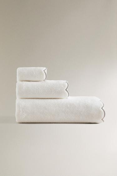 BATH TOWEL WITH SCALLOPED EDGE - Silver by Zara