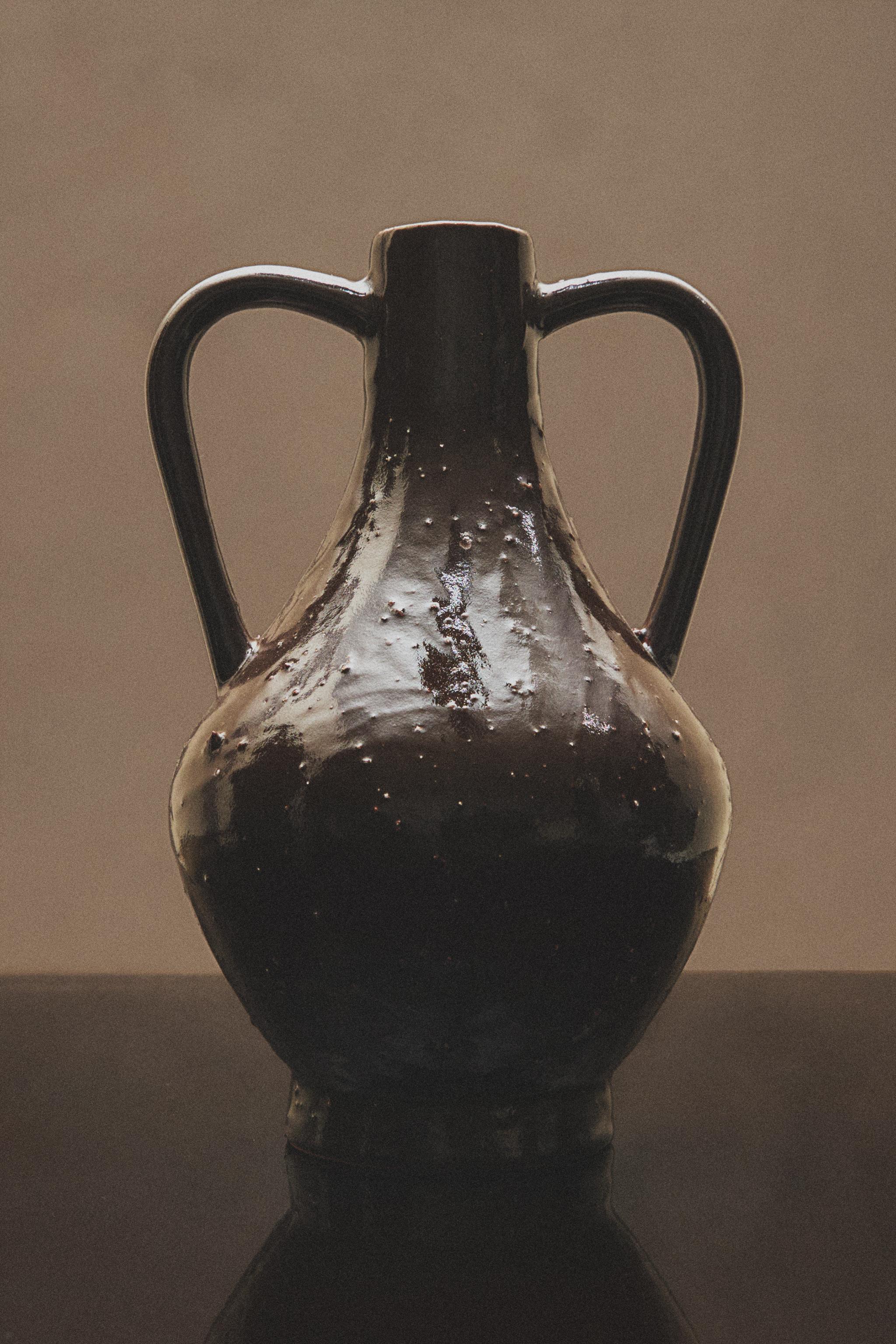 BROWN CERAMIC VASE