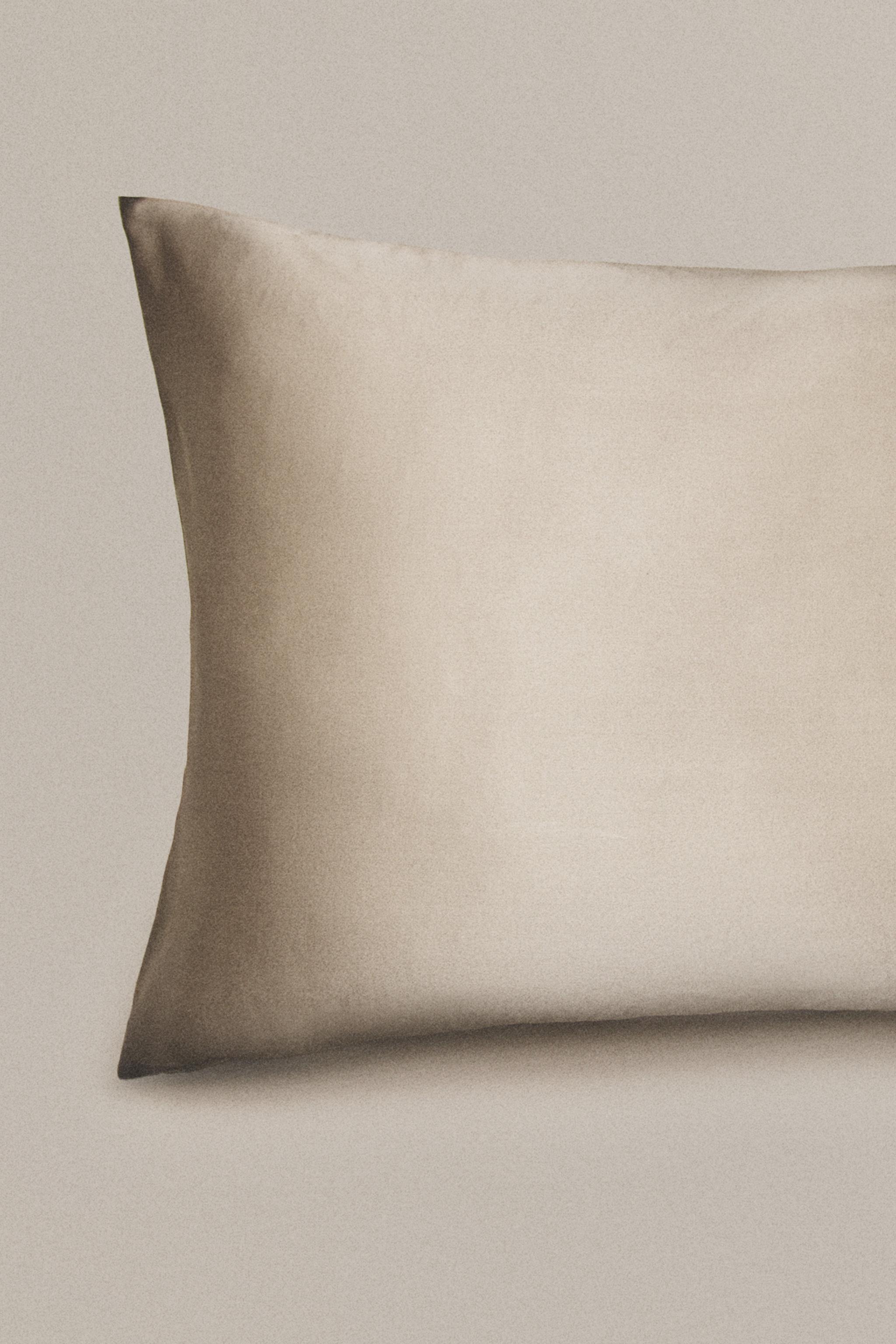 MULBERRY SILK PILLOWCASE