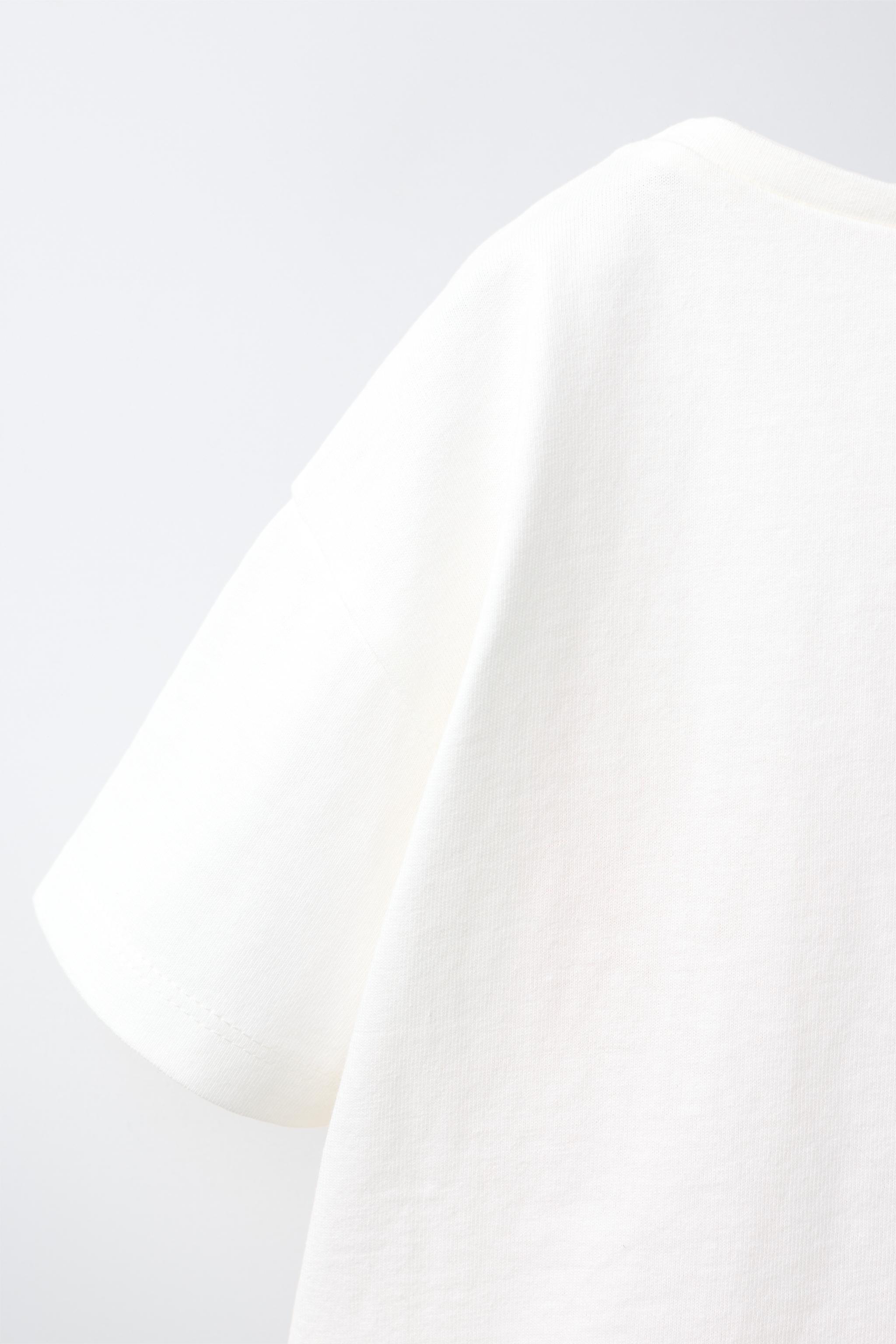 T-SHIRT À DÉCOR DE FLEURS
