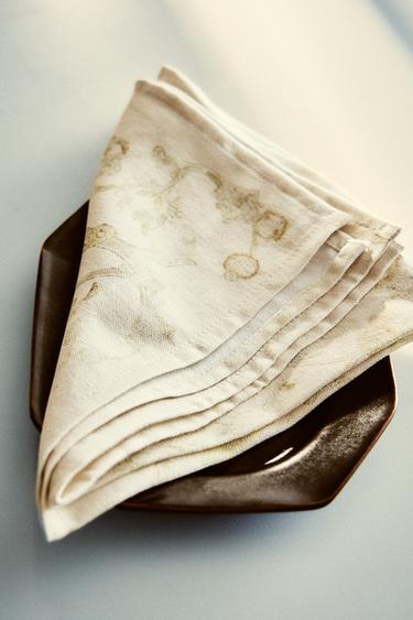 PAKKE MED SERVIETTER MED DAMASKPRINT (PAKKE MED 2) - lys grøn fra Zara