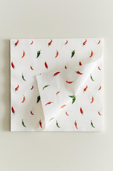 PACK OF CHILLI PAPER NAPKINS (PACK OF 20) - White / Red by Zara