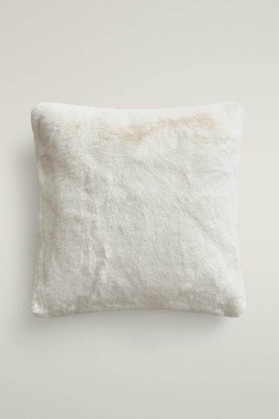 SHORT FAUX FUR CUSHION COVER - أبيض الخاص بـ Zara - صورة 0