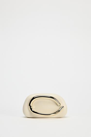MINAUDIÈRE WITH GOLDEN FASTENING - white by Zara - Image 0