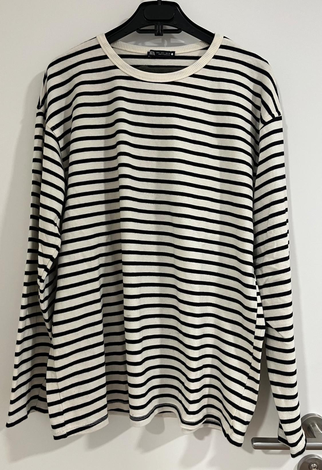 STRIPED T-SHIRT