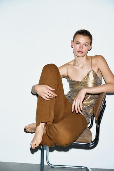 تيشرت بحمالات ترتر وخرز - ذهبي الخاص بـ Zara