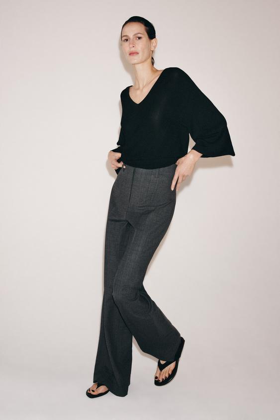 TOP PUNTO FLUIDO ESCOTE PICO - Negro de Zara - Imagen 0