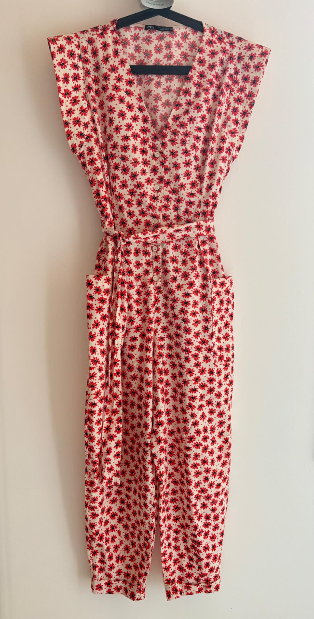 PRINTED JUMPSUIT WITH BELT