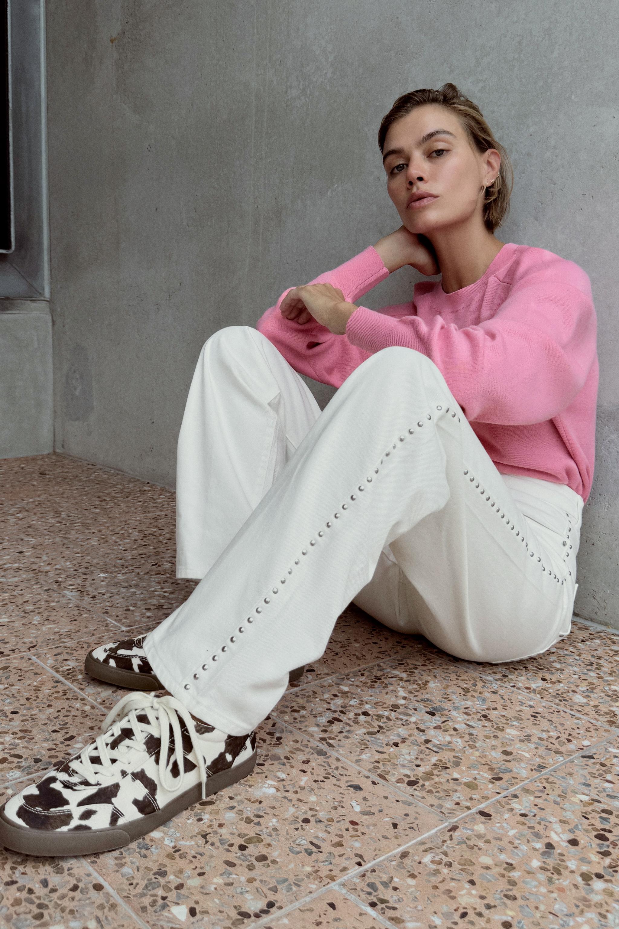 【ZARA】Z1975 ストレート ミッドライズ スタッズ デニムパンツ Z1975 ストレート ミッドライズ スタッズ デニムパンツ