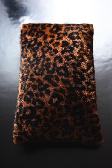 KISSENBEZUG MIT TIERFELL-OPTIK - Dunkelbraun von Zara