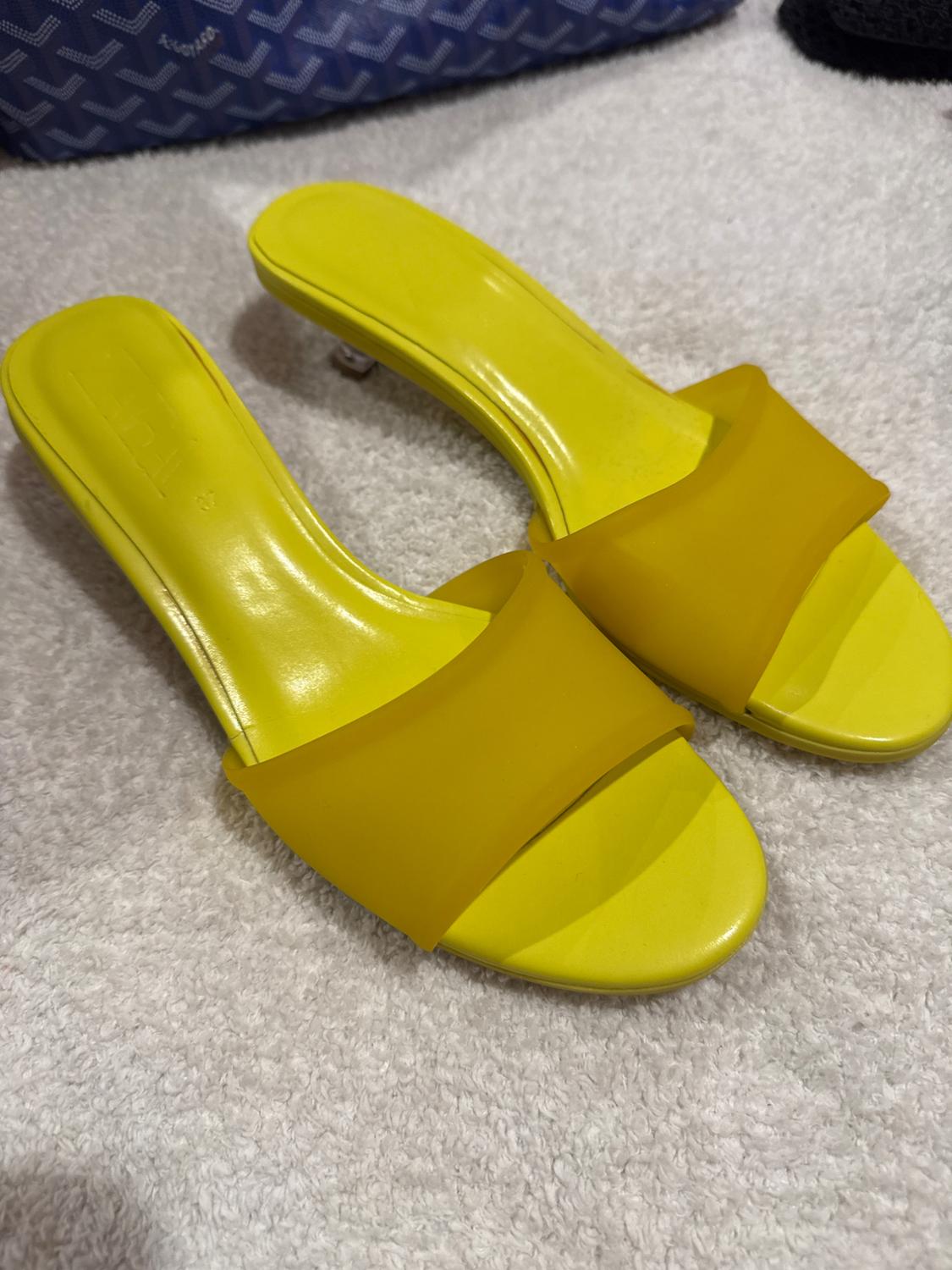 HEELS - Image 3