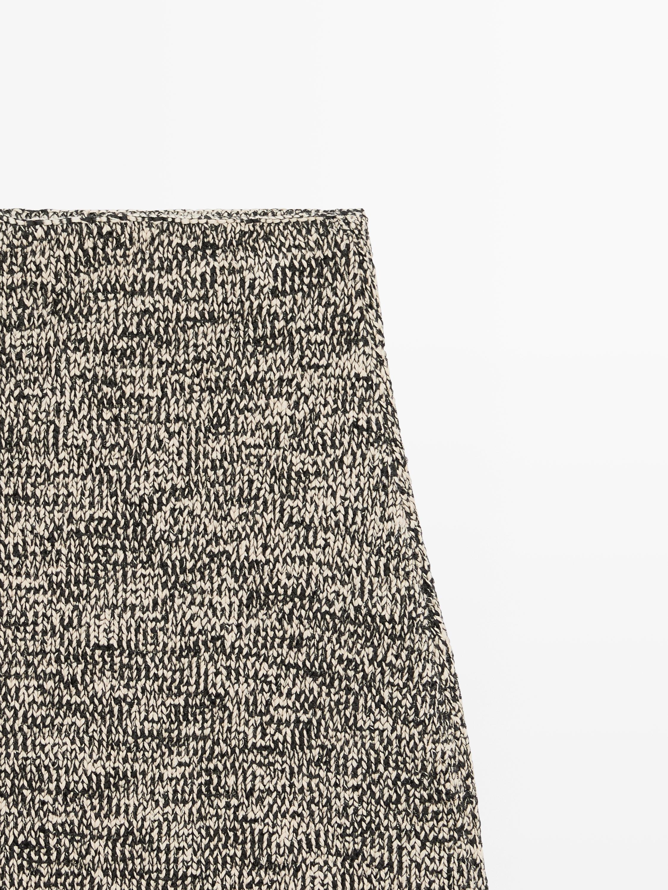 Total look knit skirt with fringing