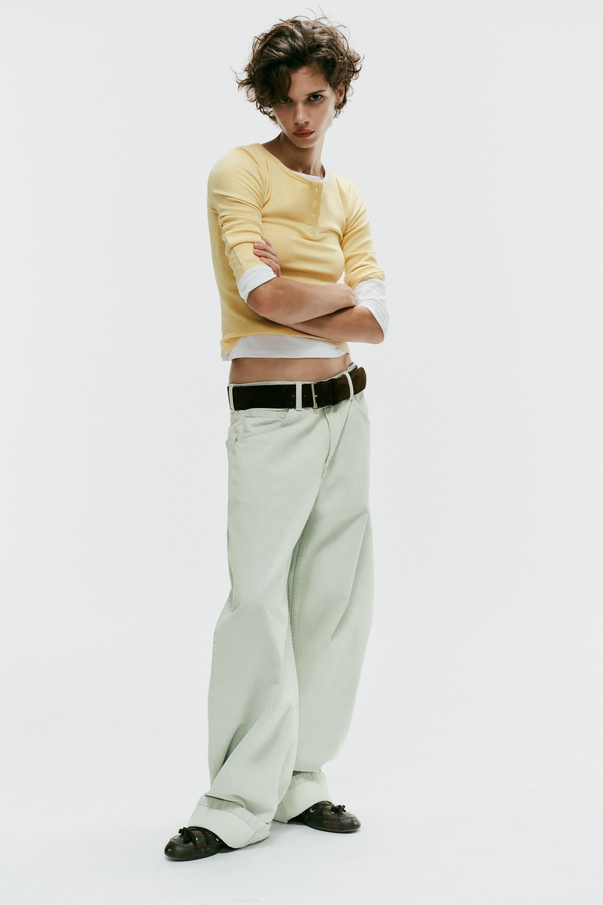 HENLEY T-SHIRT — Yellow