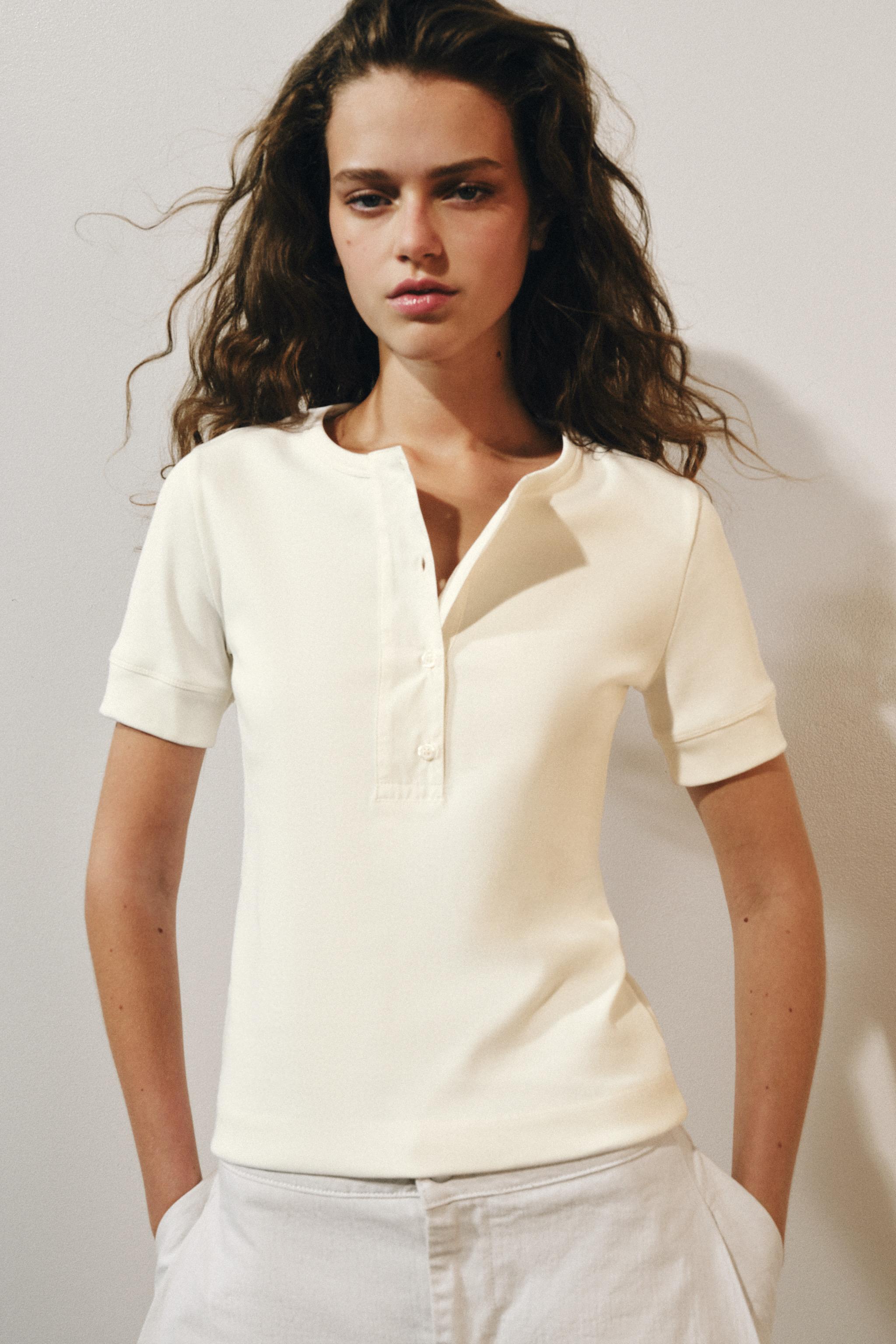 RIBBED BUTTON T-SHIRT — white
