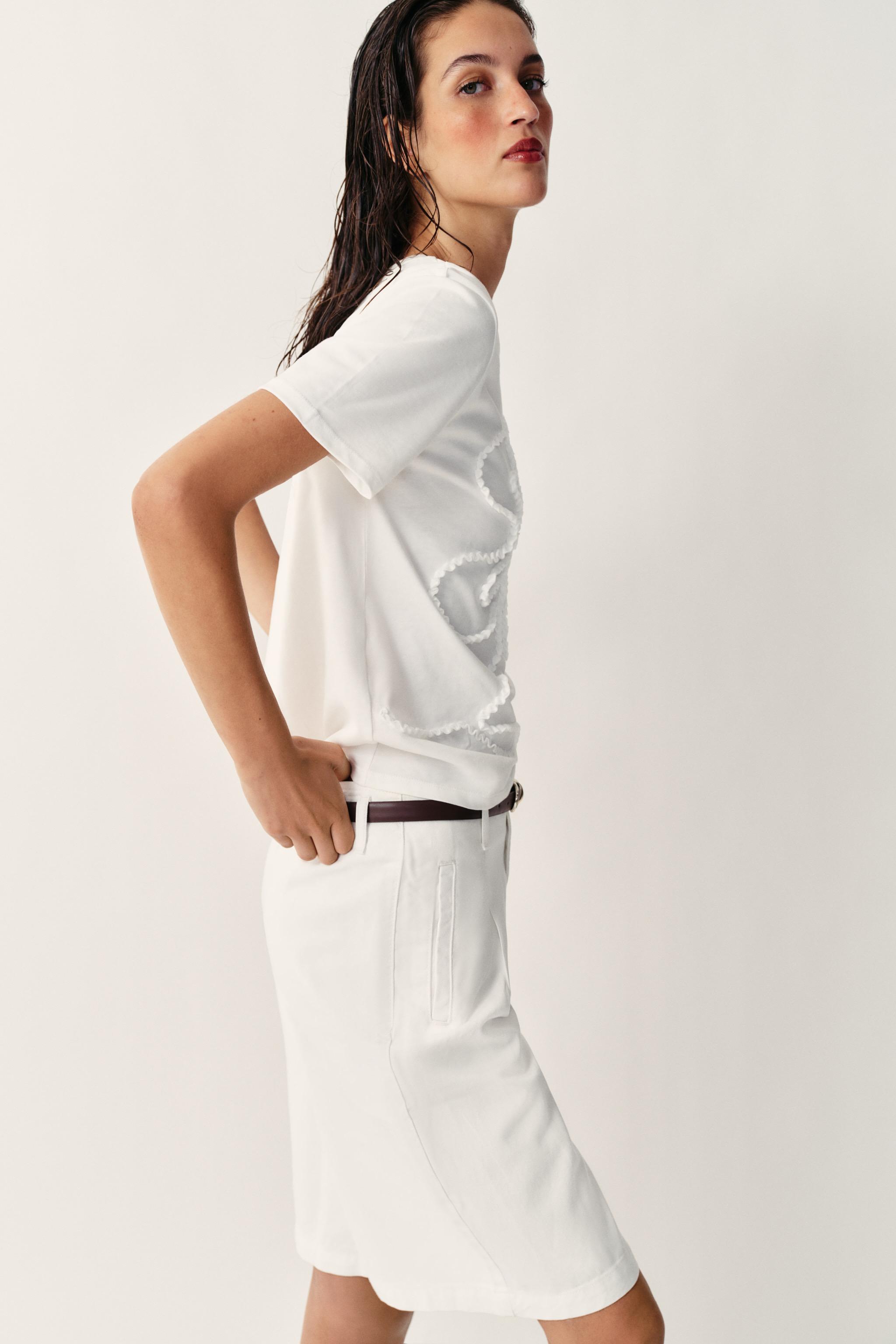 Zara KABARTMALI ÇİÇEK DETAYLI T-SHIRT görsel 4