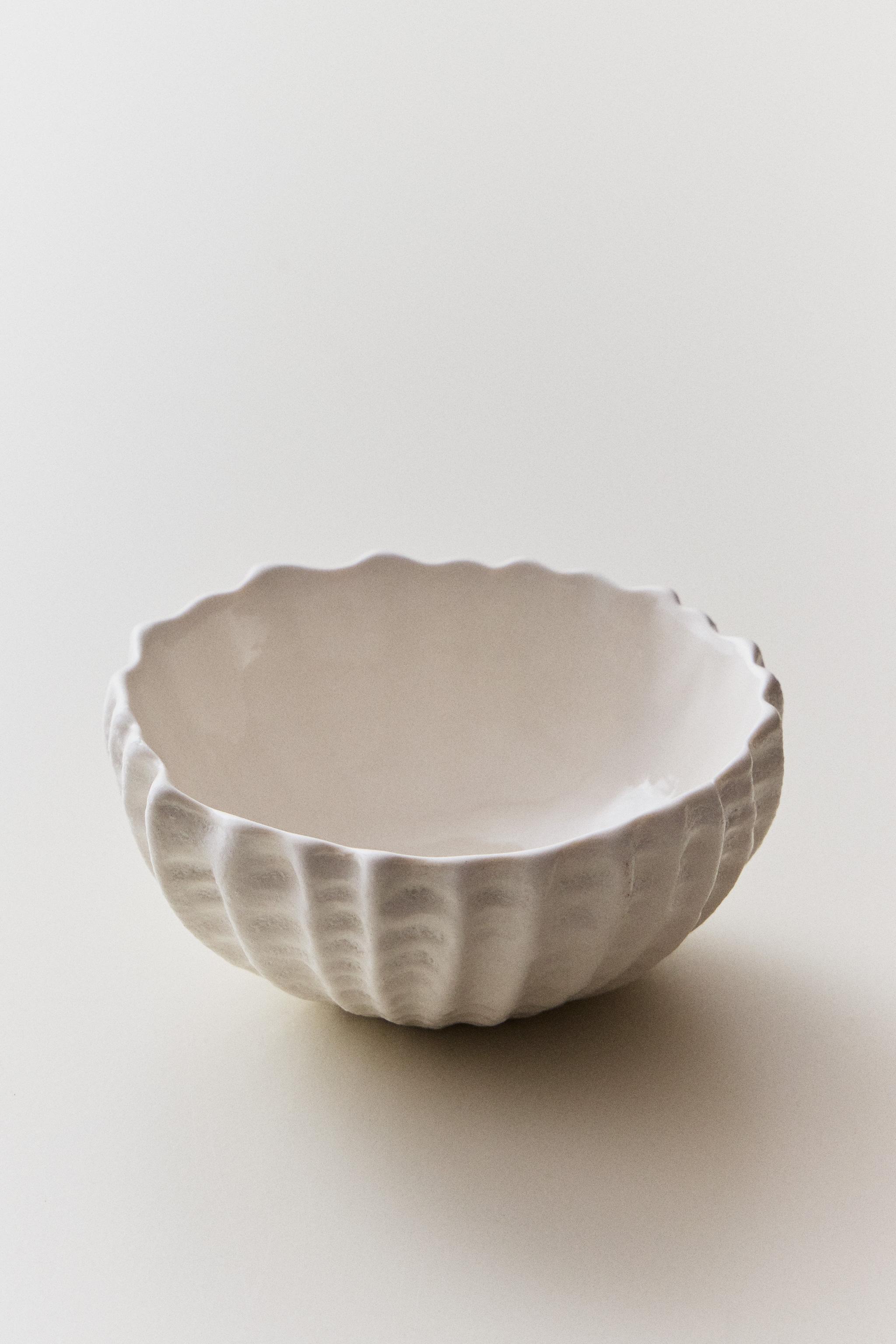 EMBOSSED SNACK BOWL — White