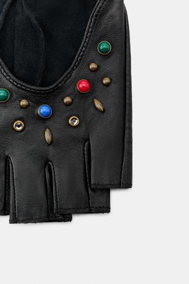 KURZE LEDERHANDSCHUHE MIT NIETEN UND STEINEN - Schwarz von Zara