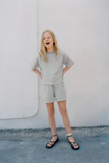 طقم تيشرت وبرمودا GARMENT DYE - رمادي الخاص بـ Zara