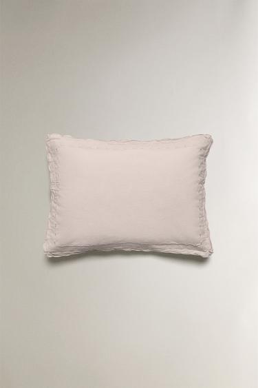 CHILDREN'S CUSHION COVER WITH SCALLOPED EDGE - Pink by Zara