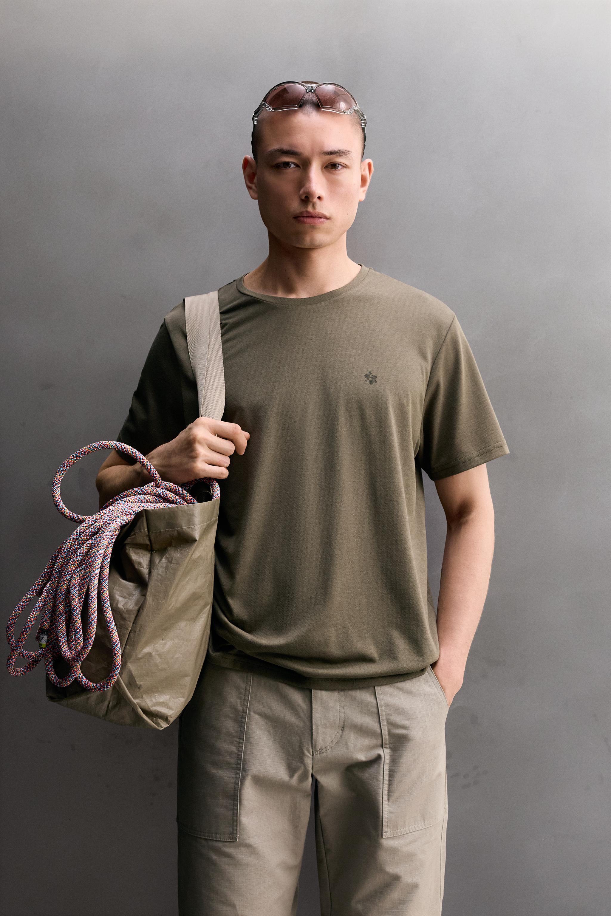FLORAL PRINT TECHNICAL T-SHIRT