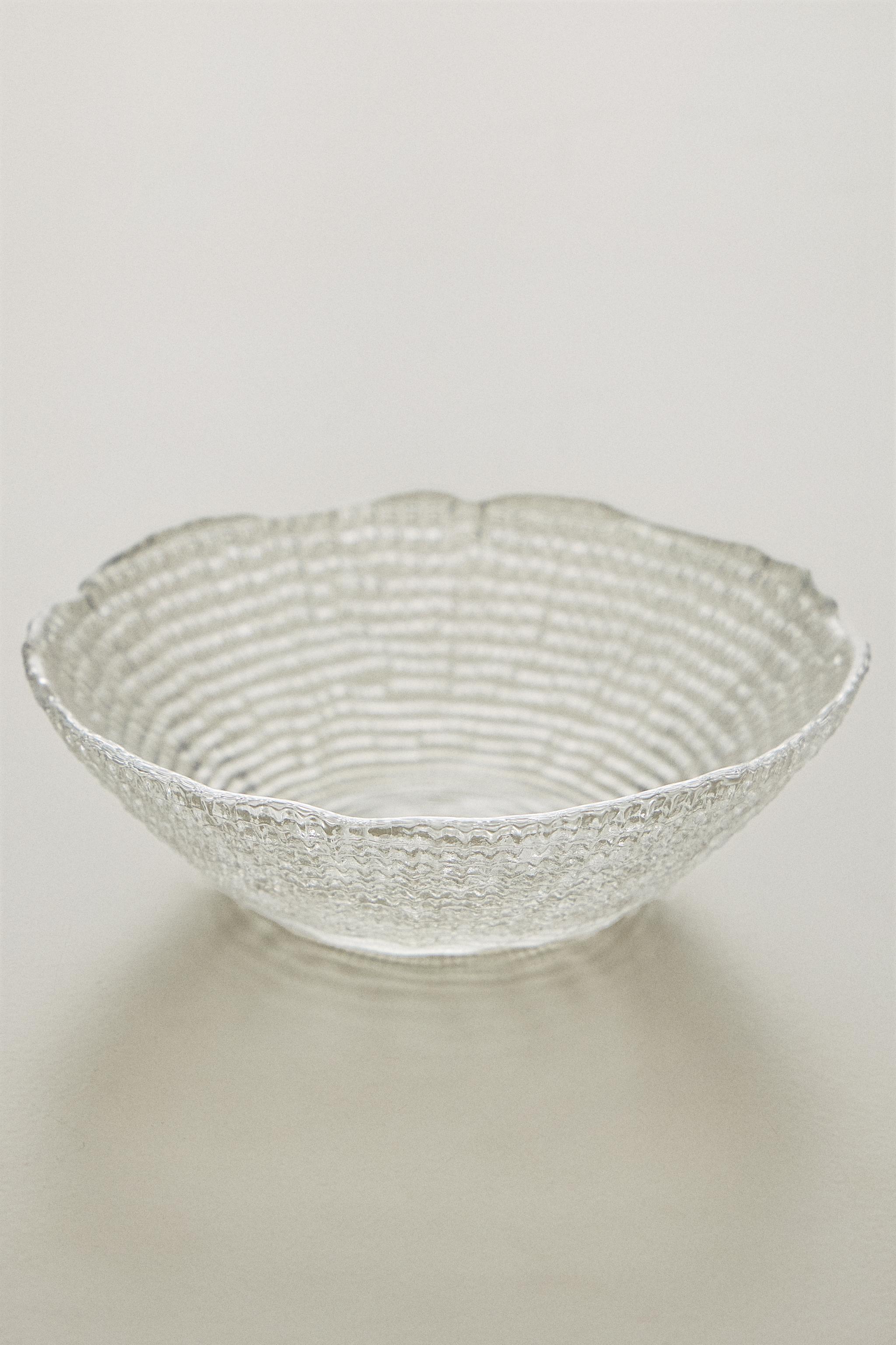 GLASS BOWL WITH RAISED DESIGN — Transparent