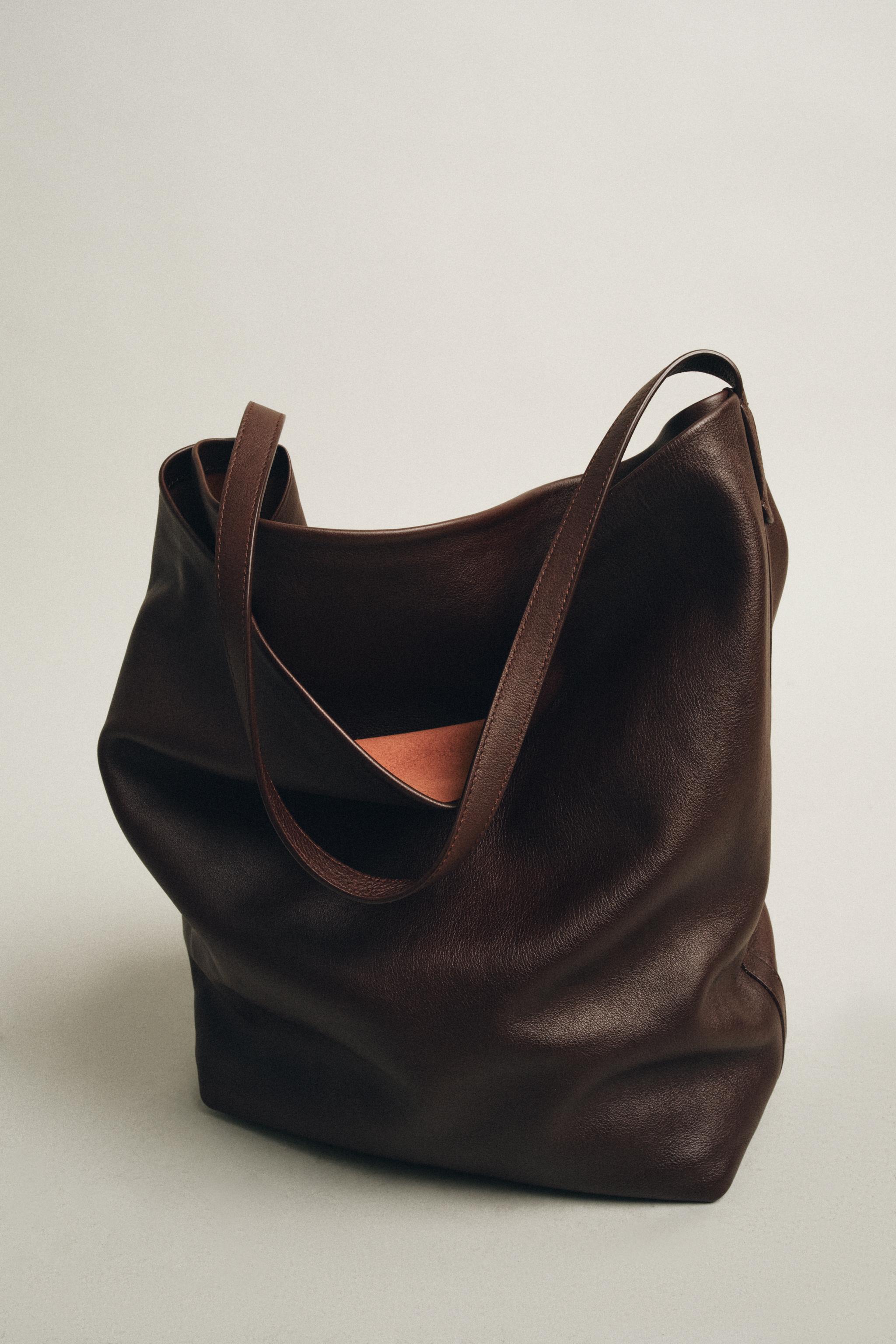 【美品】ZARA　ザラ　クロコ調　ボストンバッグ　ブラック　大容量　ショルダー 美品】ZARA ザラ クロコ調 ボストンバッグ ブラック 大容量
