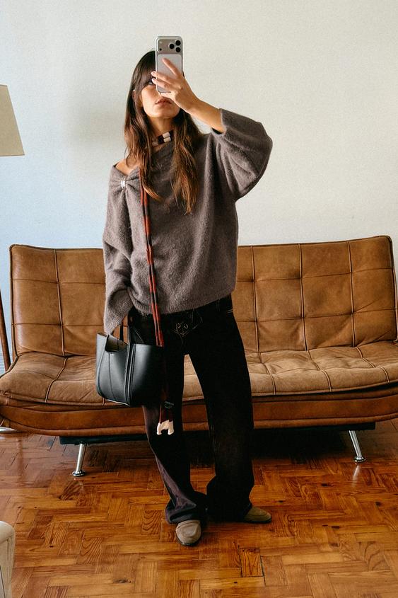 PULL EN MAILLE AVEC FERMOIR