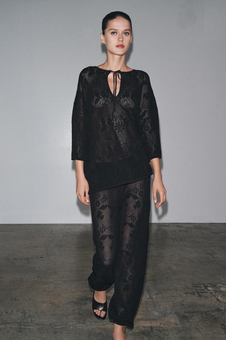 PANTALÓN PUNTO ESTRUCTURA FLORES Negro ZARA España