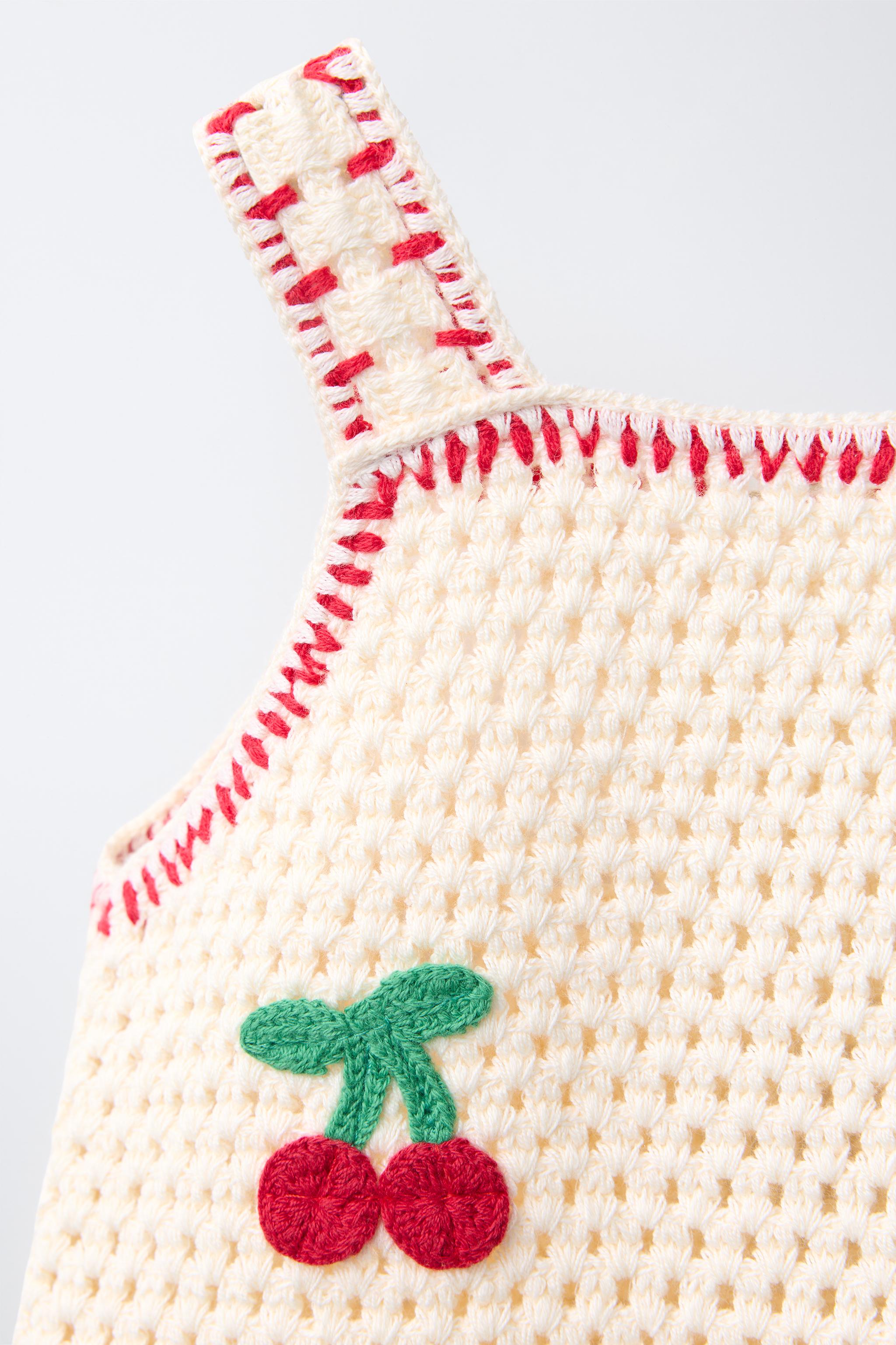 ROBE EN MAILLE CROCHET CERISES