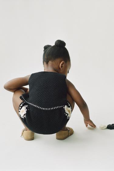Zara CROCHET FLOWER KNIT SHORTS - Black