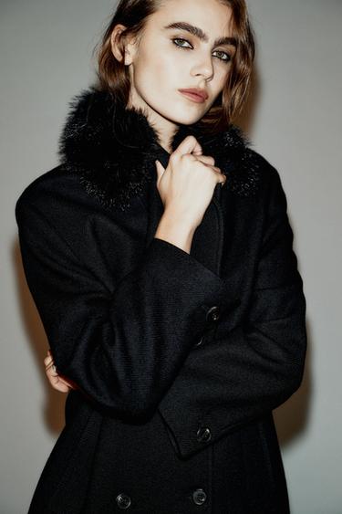 CROPPED WOOL COAT WITH FAUX FUR LAPEL - Black by Zara