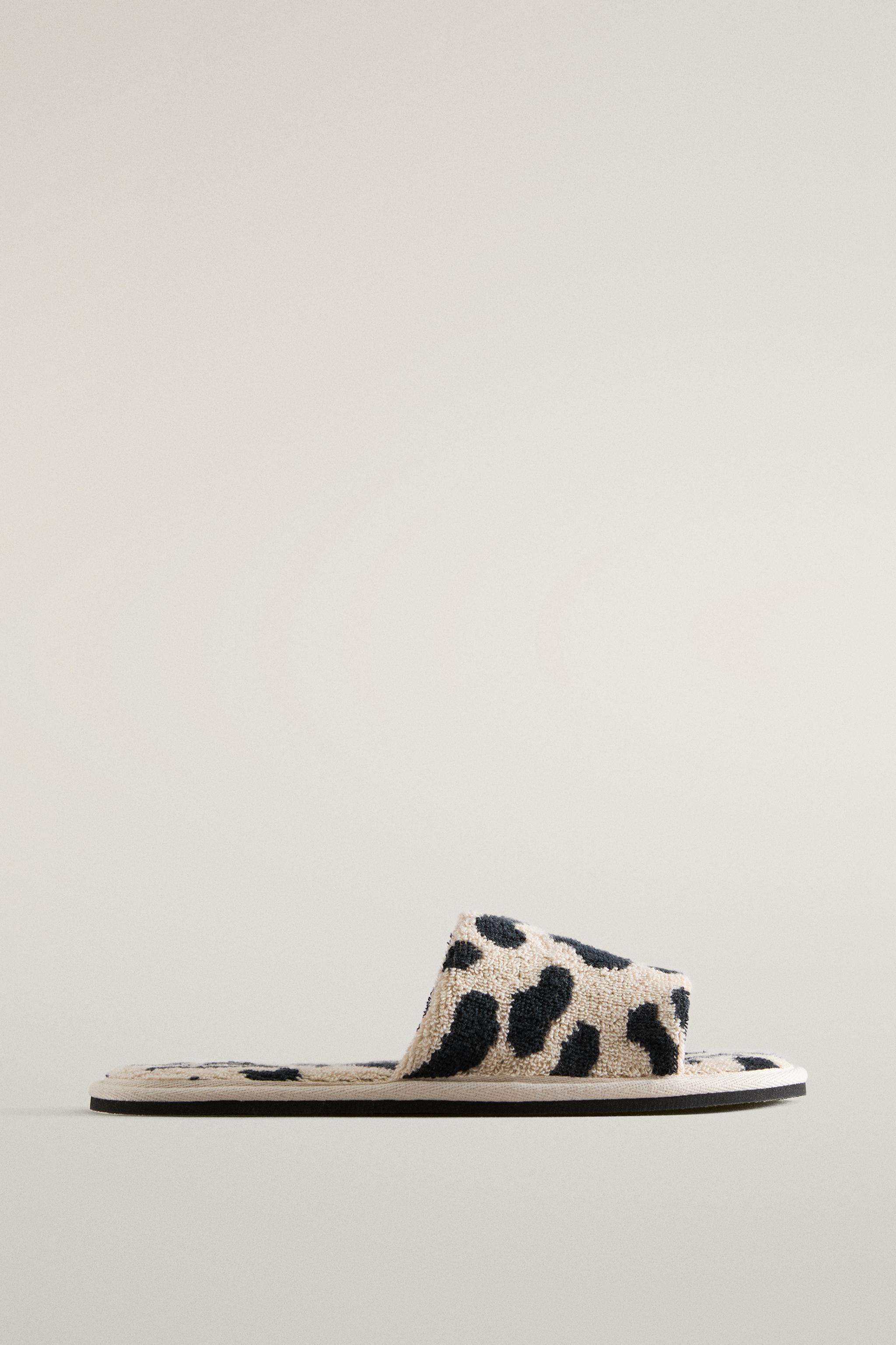CHAUSSONS À BOUT OUVERT ÉPONGE ANIMAL PRINT