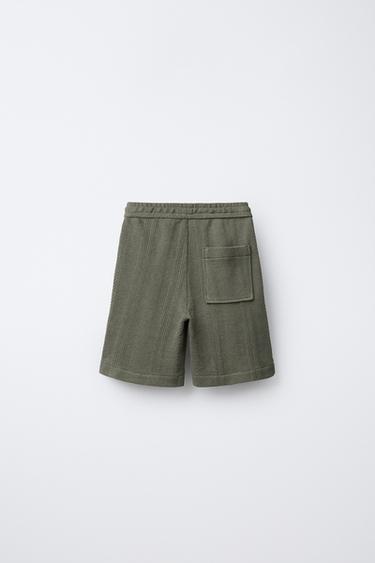 Zara TEXTURED STRAIGHT SHORTS - Dark khaki