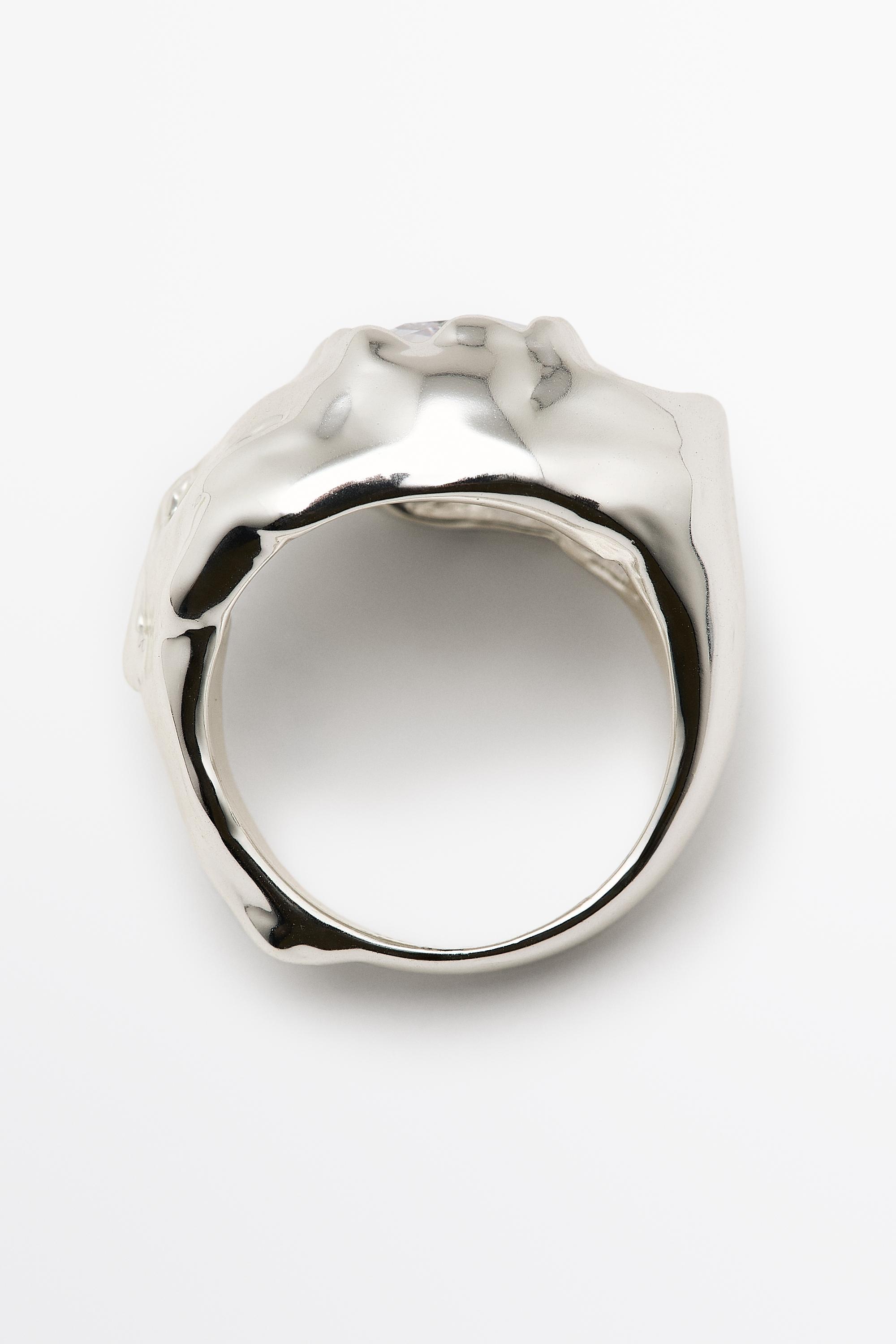 Melted effect shimmery ring