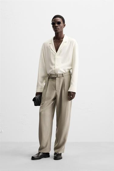 PANTALÓN PLIEGUES CINTURÓN - Gris de Zara - Imagen 0