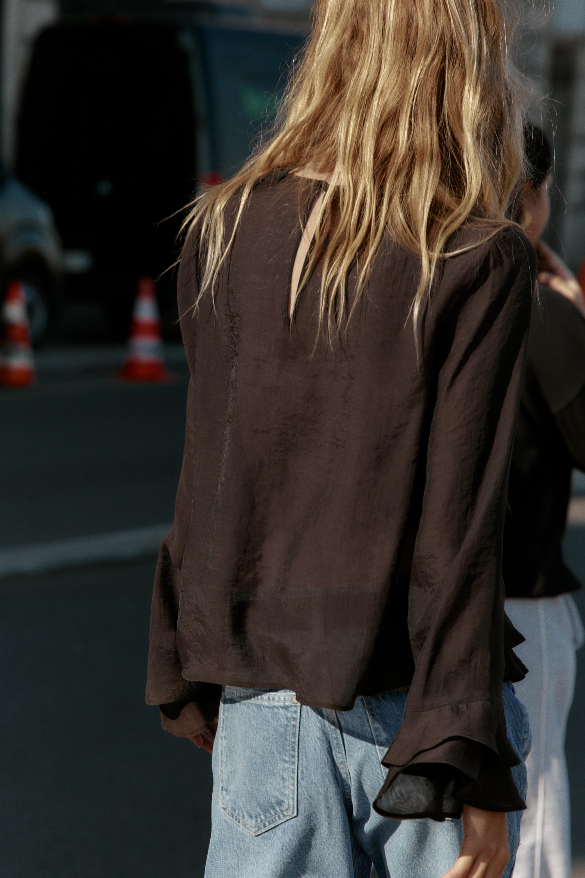 RUFFLED TOP