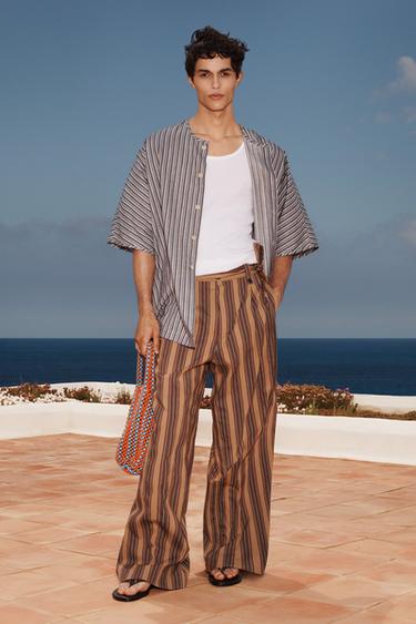 PANTALONS DE RATLLES AMB CINTURÓ LIMITED EDITION - Marró de Zara